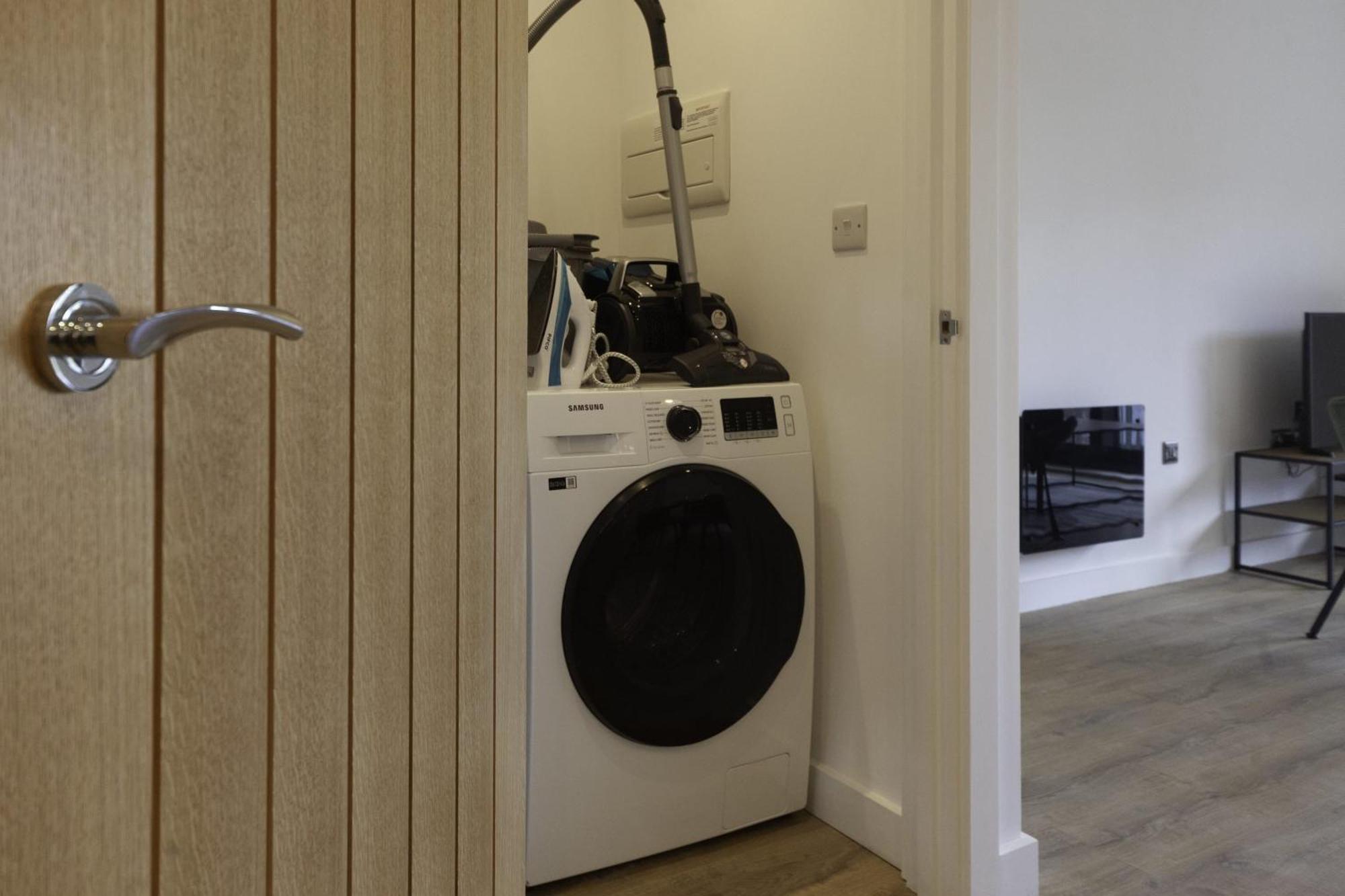 Lovely 2 Bedroom Apartment In Central Ashford Ashford  Eksteriør billede